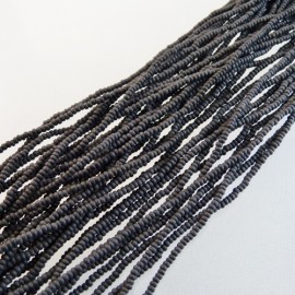Rocaille 2 mm sur fil noire mate