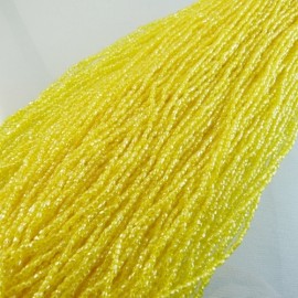 Perle 3 facettes 10/0 jaune lustré sur fil