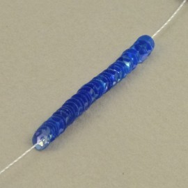 Cuvette 4 mm bleu marine irisée sur fil