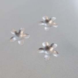 Flower sequin curved satin silver 13 mm