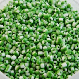 Seed bead 2,1 mm green and white