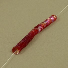 cup sequin 5 mm iridescent pinky red on strand