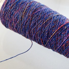 Embroidery thread « technographic » navy blue and purple