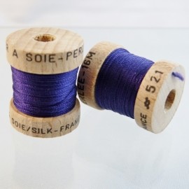 Perlé silk dark purple Au ver à Soie n° 521