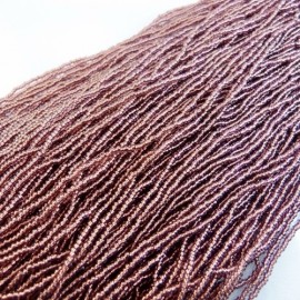 Seed bead 2 mm transparent amethyst copperline on strand